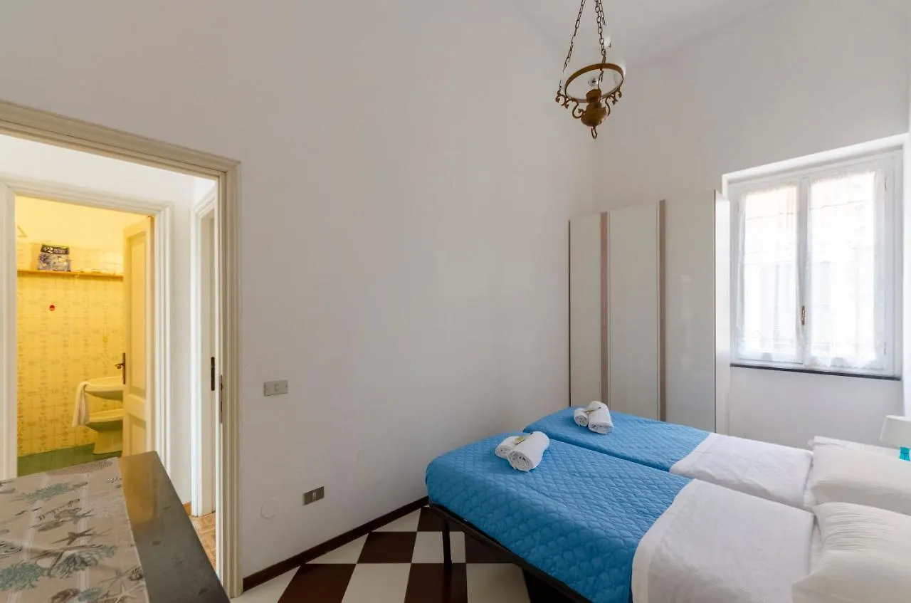Joivy Kiosk Opera House Apartment Rapallo