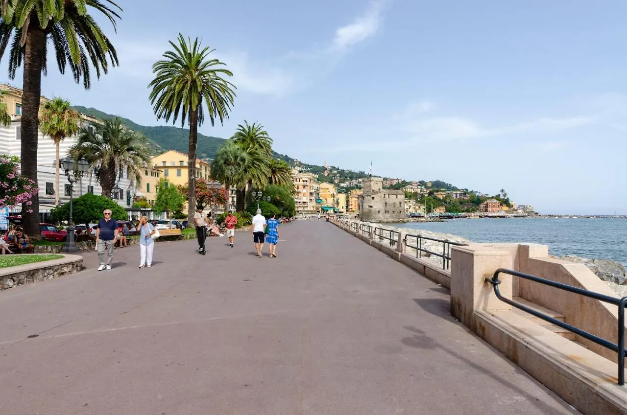 Joivy Kiosk Opera House Apartment Rapallo Italy