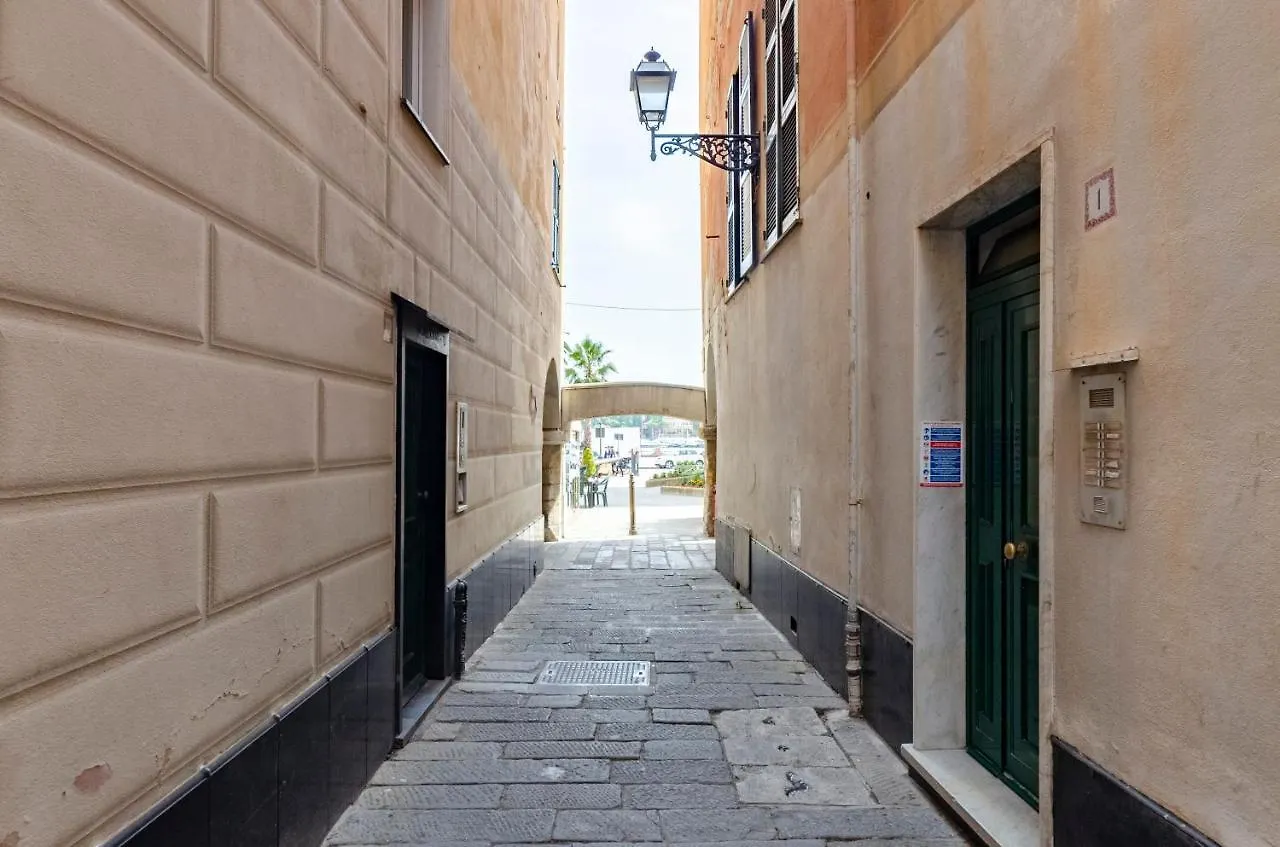 Joivy Kiosk Opera House Apartment Rapallo Italy