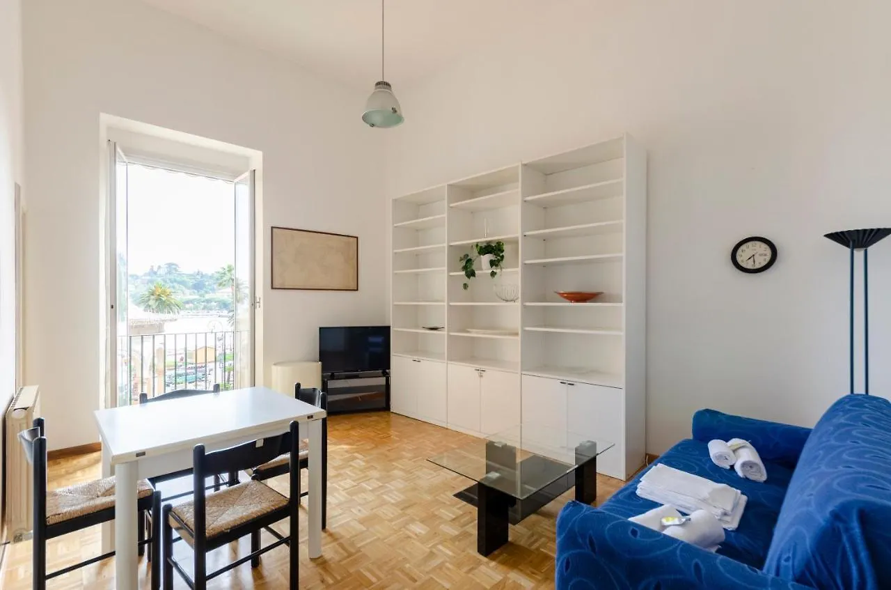 Joivy Kiosk Opera House Apartment Rapallo