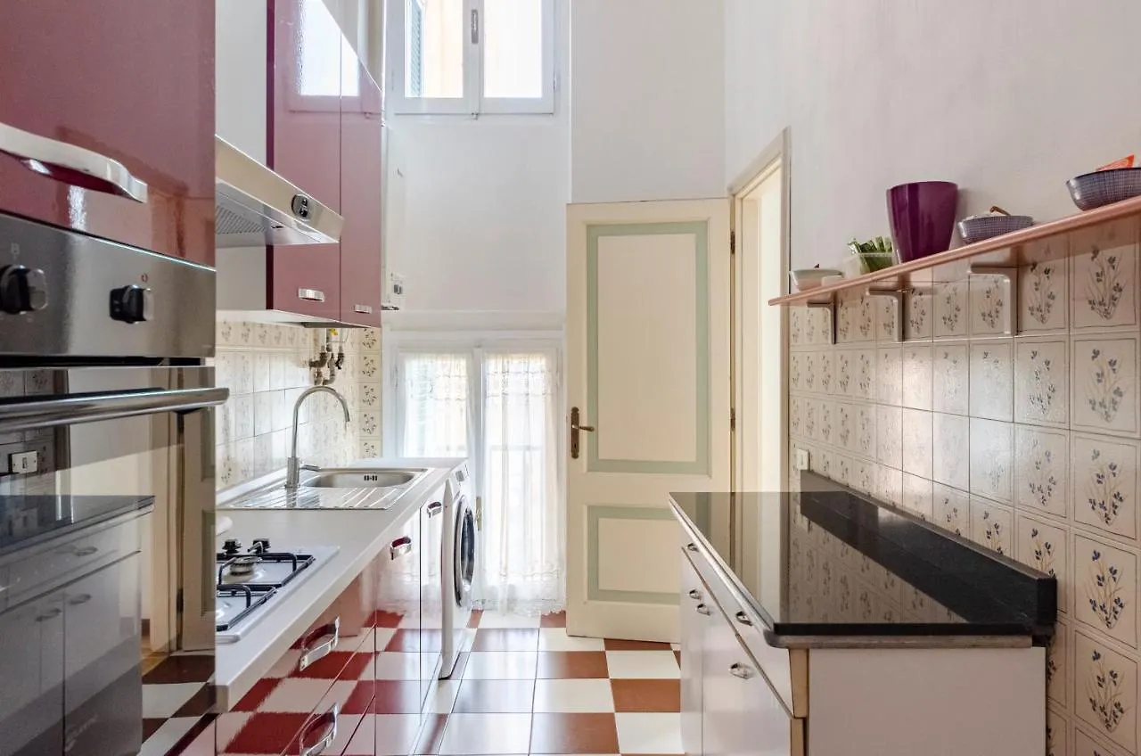 Joivy Kiosk Opera House Apartment Rapallo