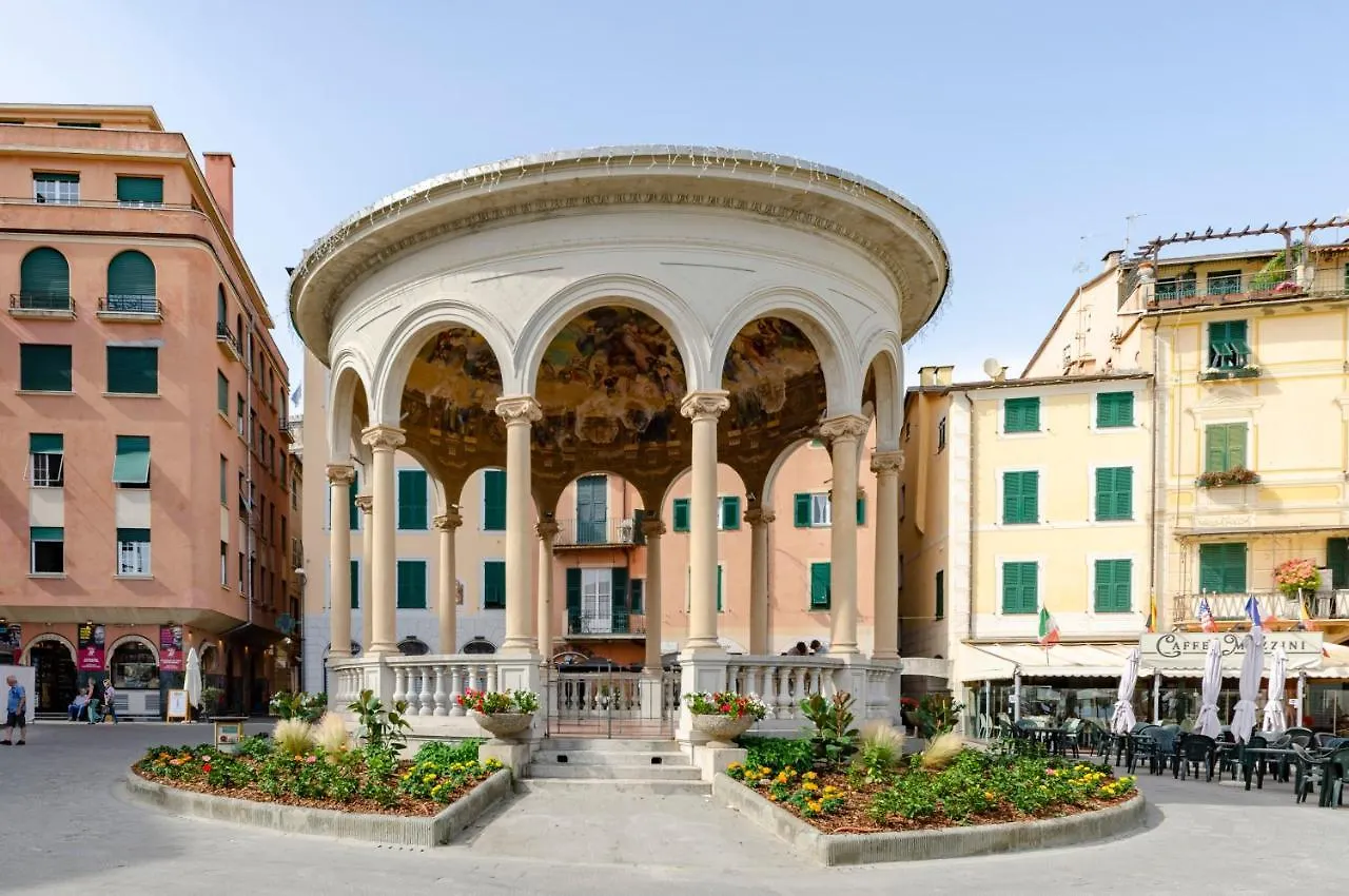 Joivy Kiosk Opera House Apartment Rapallo Italy