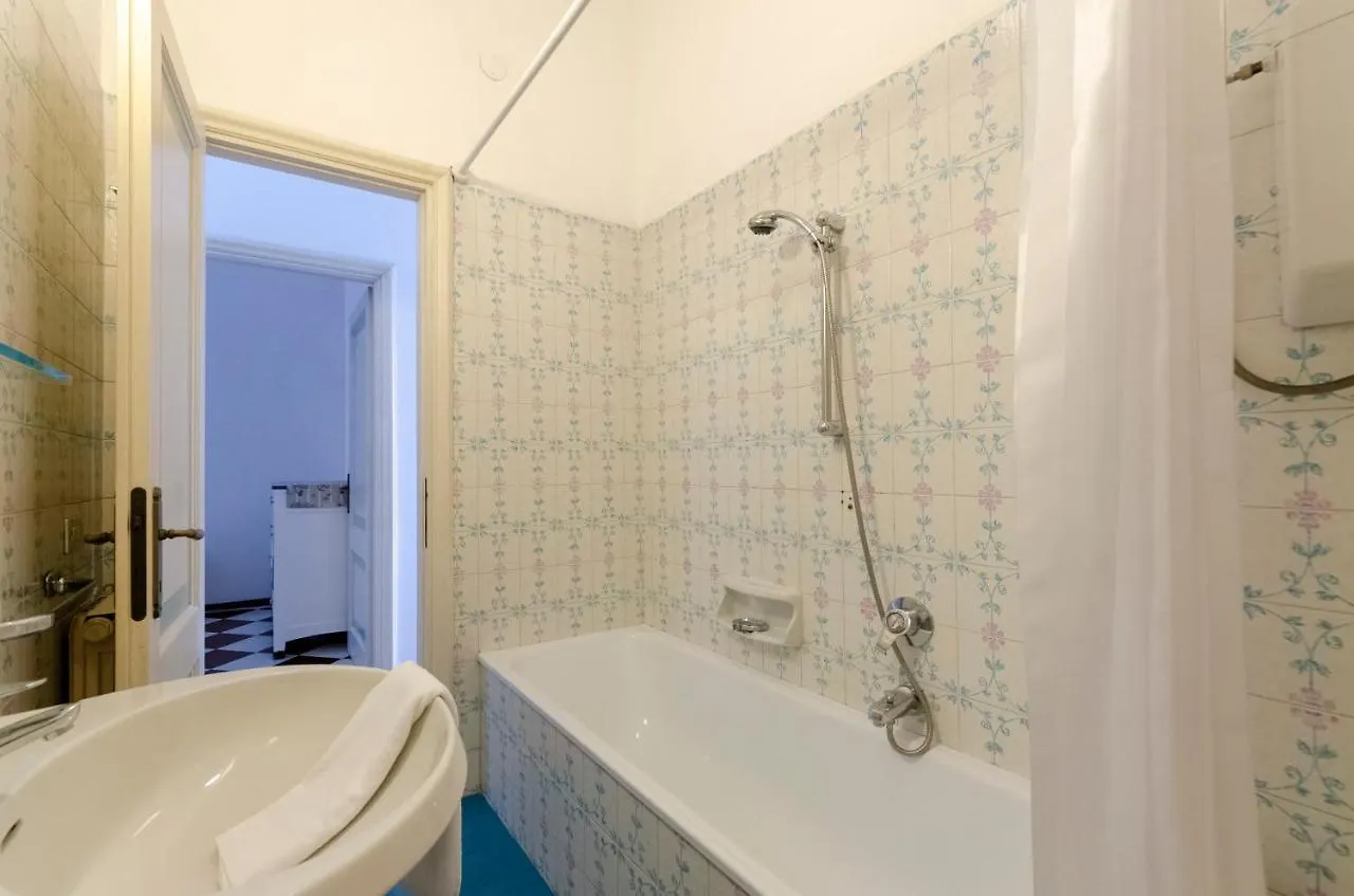 Joivy Kiosk Opera House Apartment Rapallo Italy